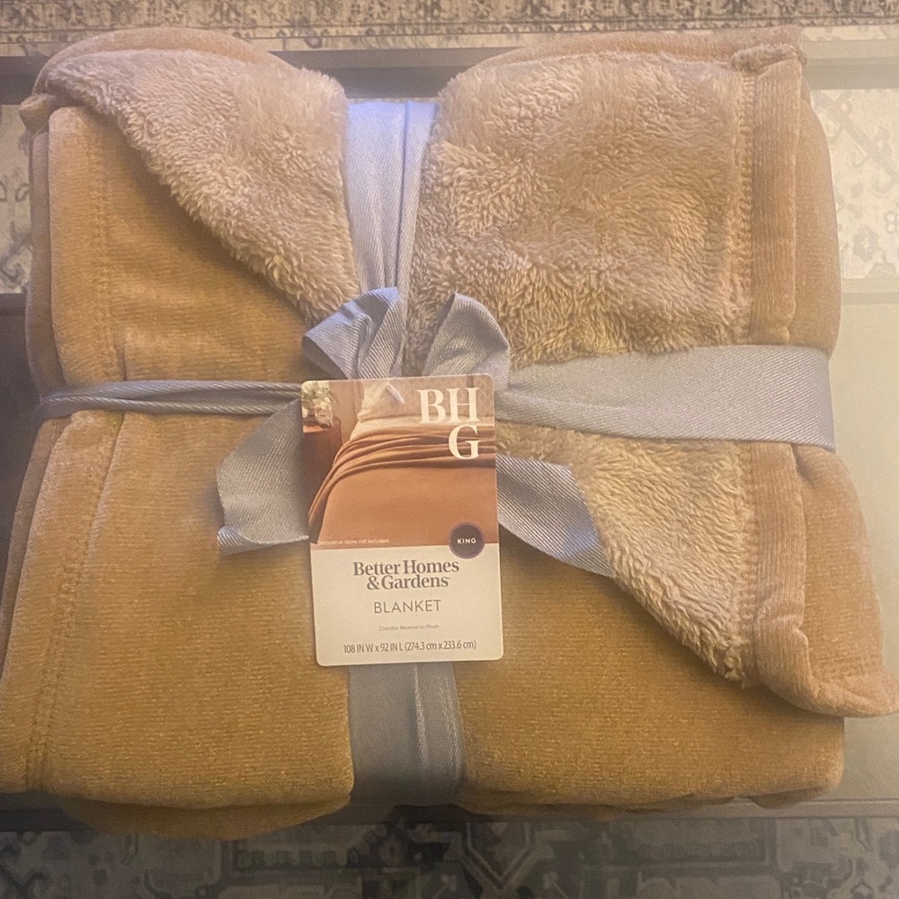 Better Homes And Gardens Plush Blanket